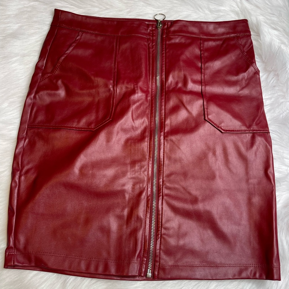 FAUX LEATHER PENSIL SKIRT COLOR RED SIZE M